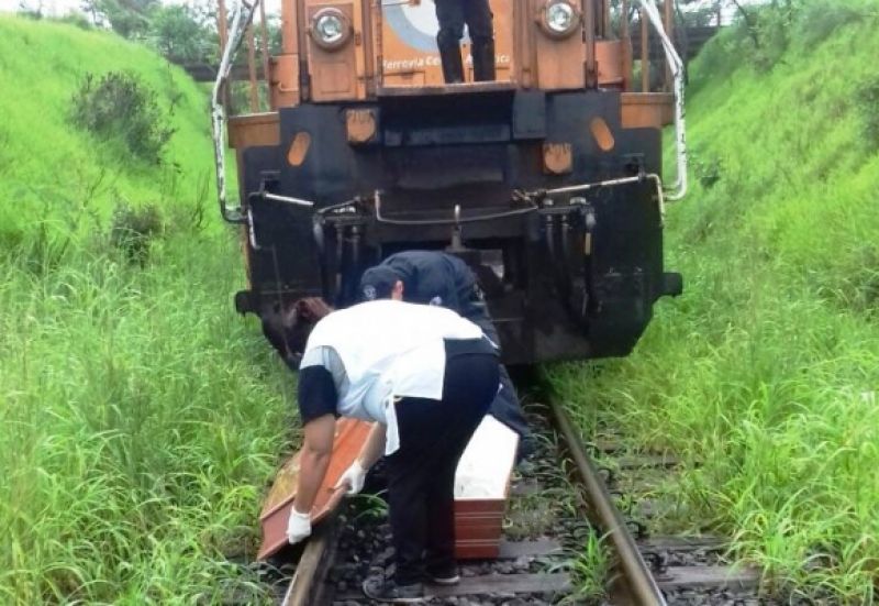 Homem morre atropelado por trem em ferrovia, Goiás